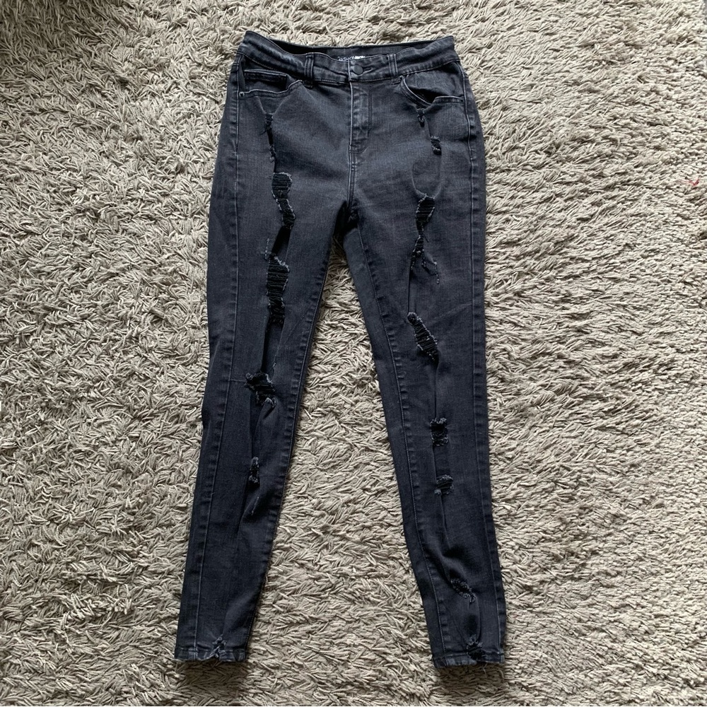 FashionNova | distressed skinny jeans size 5